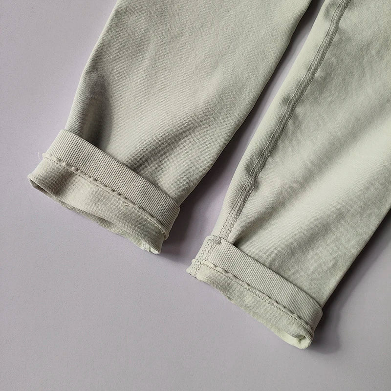 Women’s Seamless Hip-Lifting V-Neck Yoga Set